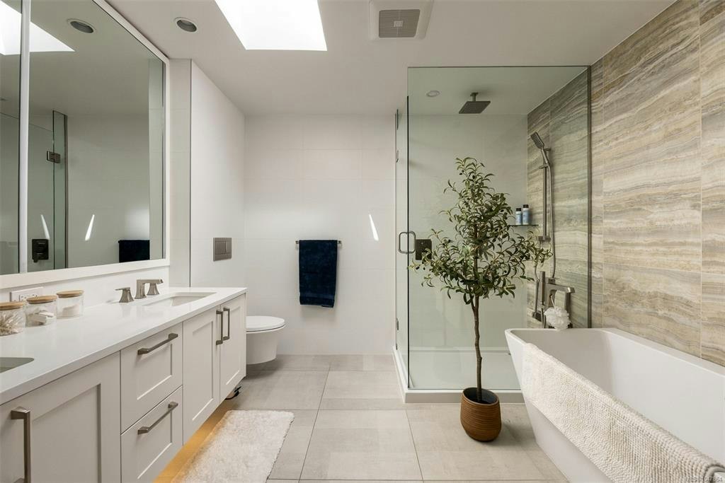 1048 Pentrelew Place, Victoria, BC, V8V 4J4 - 25