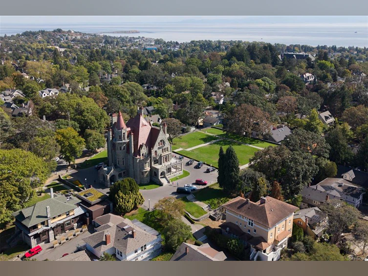 1048 Pentrelew Place, Victoria, BC, V8V 4J4 - 50