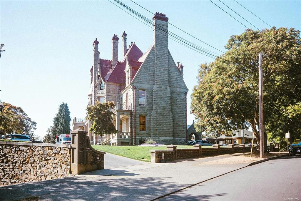 1048 Pentrelew Place, Victoria, BC, V8V 4J4 - 51