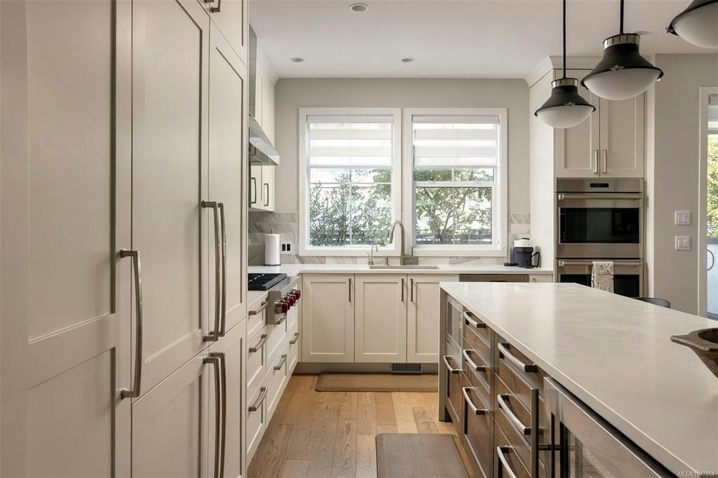 1048 Pentrelew Place, Victoria, BC, V8V 4J4 - 15