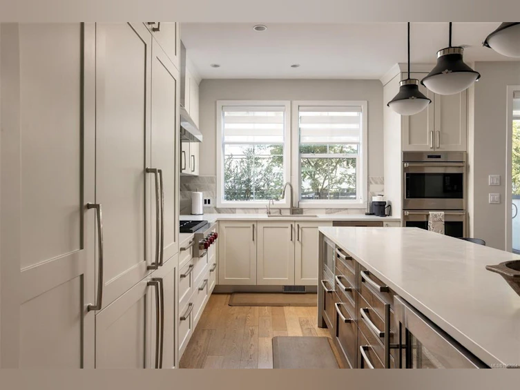 1048 Pentrelew Place, Victoria, BC, V8V 4J4 - 15