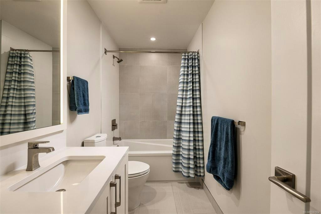1048 Pentrelew Place, Victoria, BC, V8V 4J4 - 37