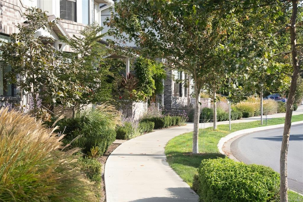 1048 Pentrelew Place, Victoria, BC, V8V 4J4 - 43