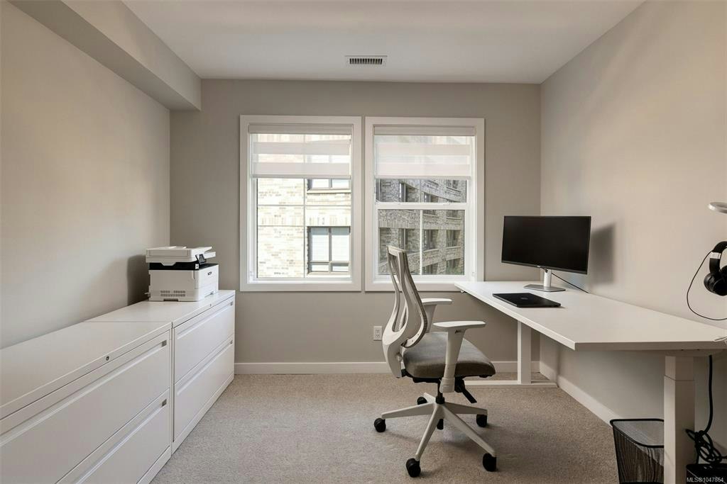 1048 Pentrelew Place, Victoria, BC, V8V 4J4 - 31