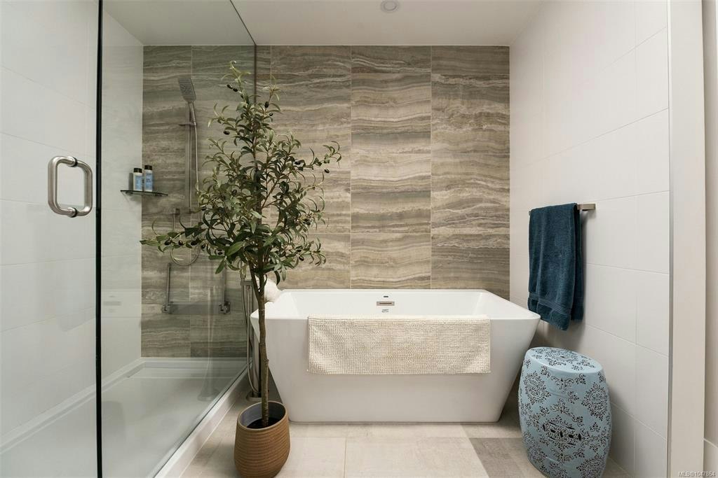 1048 Pentrelew Place, Victoria, BC, V8V 4J4 - 27