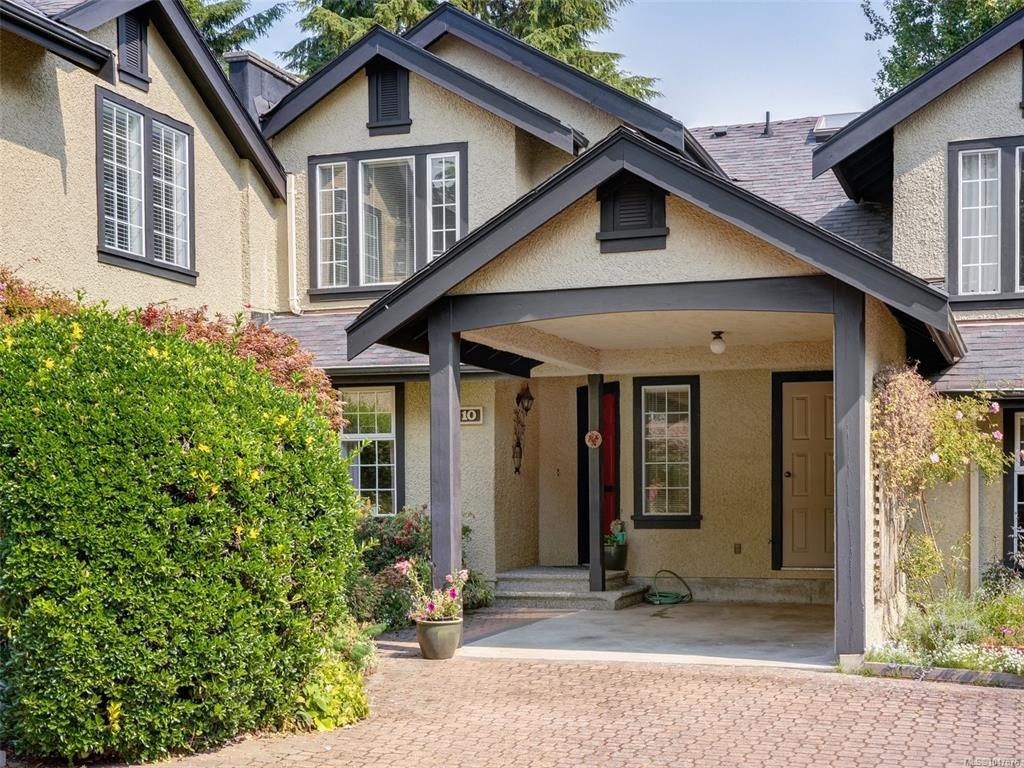 10-2566 Penrhyn Street, Saanich, BC, V8B 1G1
