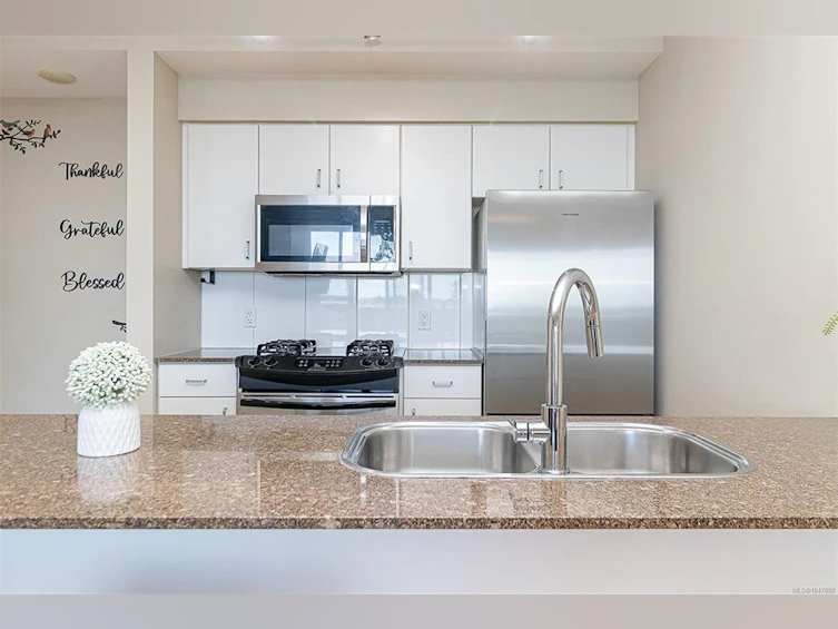 816-160 Wilson Street, Victoria, BC, V9A 7P9 - 13