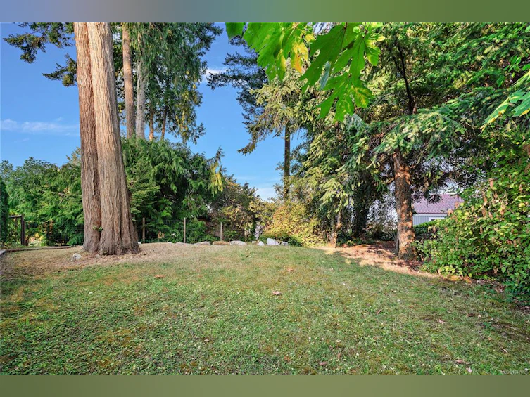 8750 Pender Park Drive, North Saanich, BC, V8L 3Z5 - 41