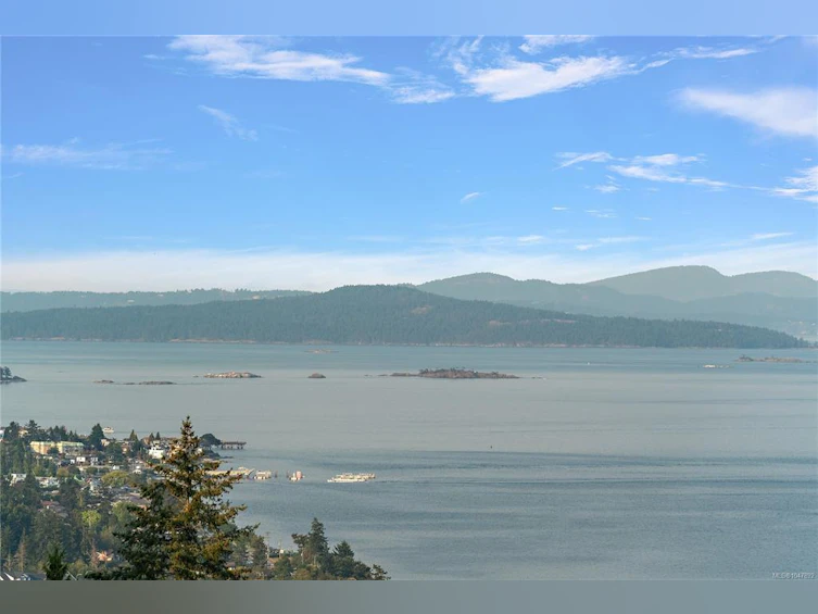 8750 Pender Park Drive, North Saanich, BC, V8L 3Z5