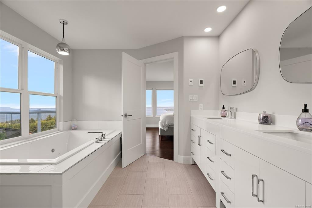8750 Pender Park Drive, North Saanich, BC, V8L 3Z5 - 3