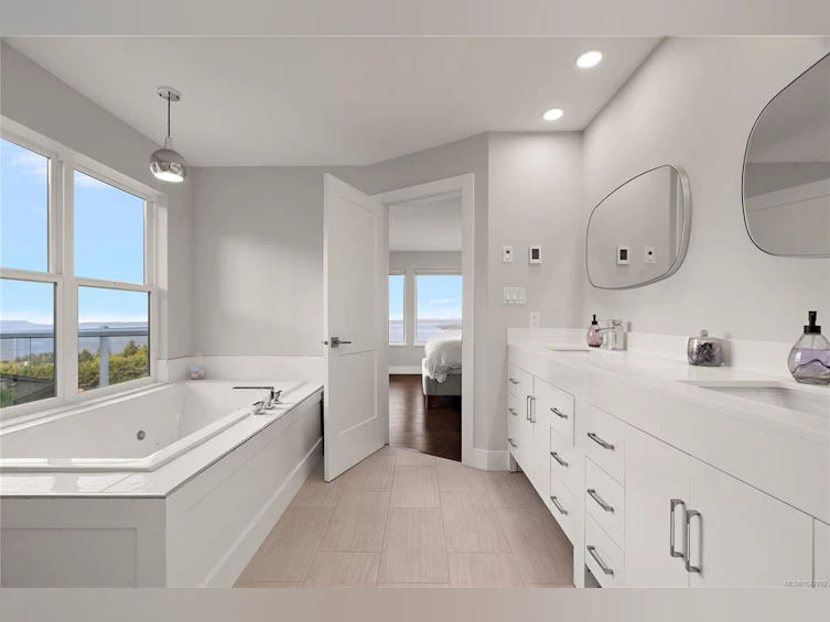 8750 Pender Park Drive, North Saanich, BC, V8L 3Z5 - 3