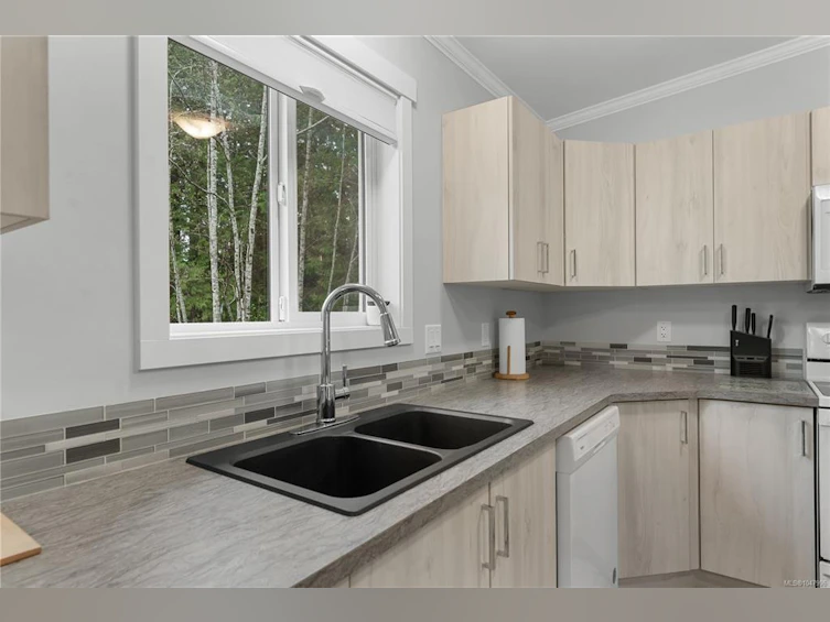 1040 Conville Road, Gabriola Island, BC, V0R 1X2 - 12