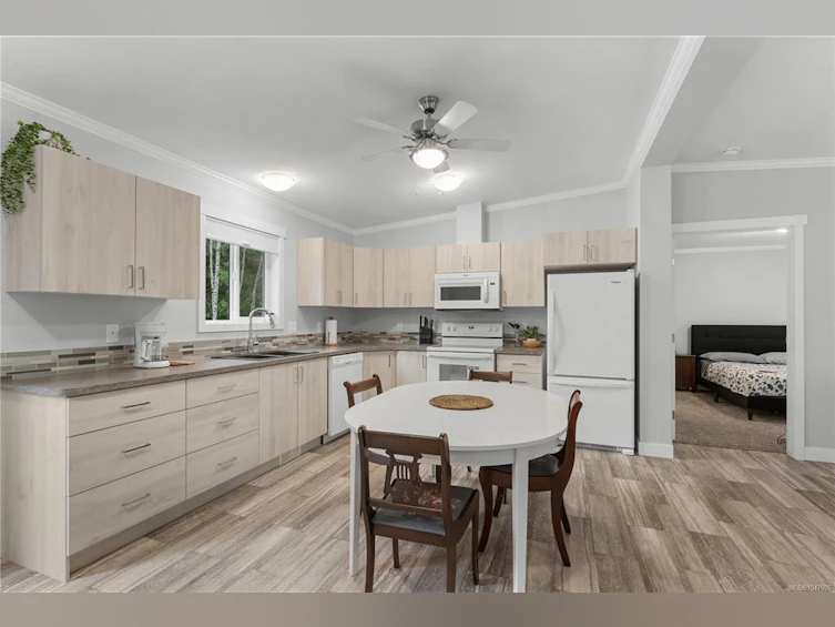 1040 Conville Road, Gabriola Island, BC, V0R 1X2 - 9