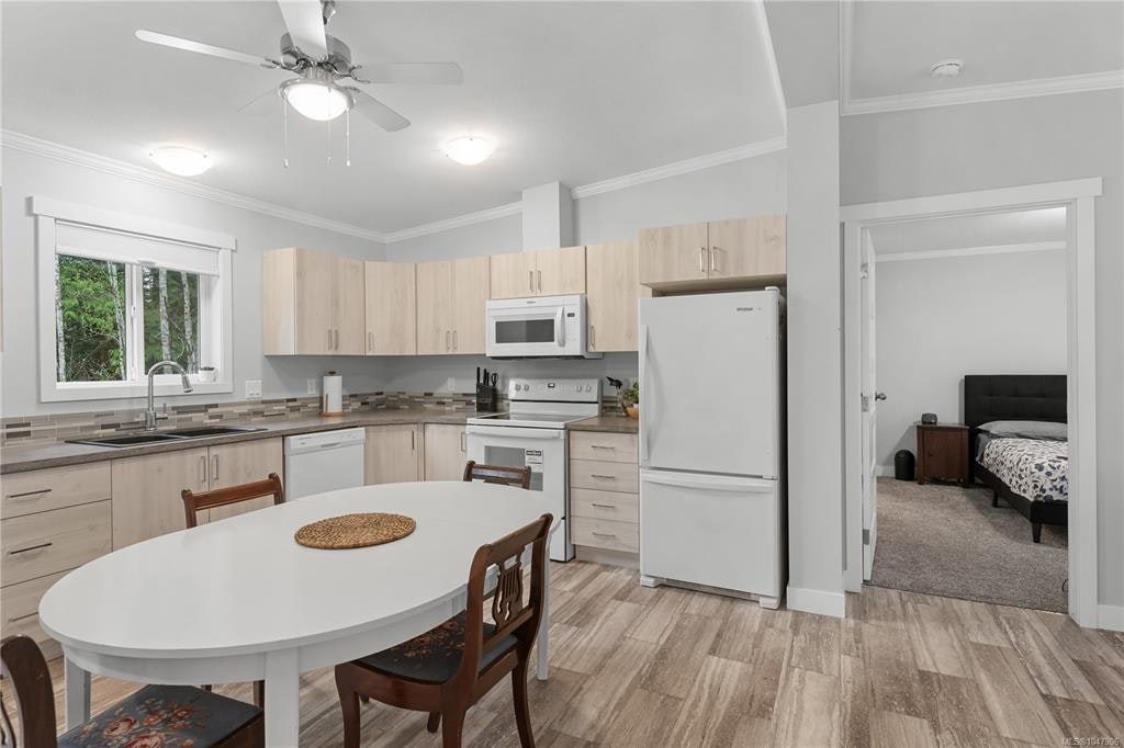 1040 Conville Road, Gabriola Island, BC, V0R 1X2 - 7