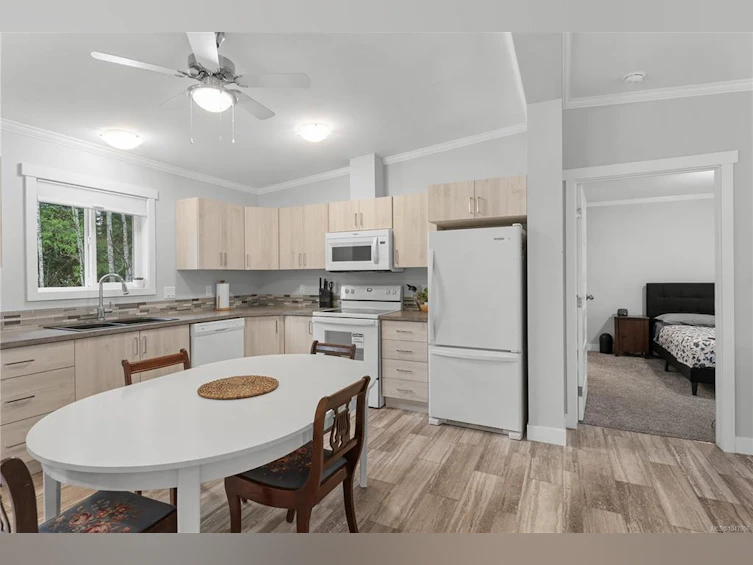 1040 Conville Road, Gabriola Island, BC, V0R 1X2 - 7