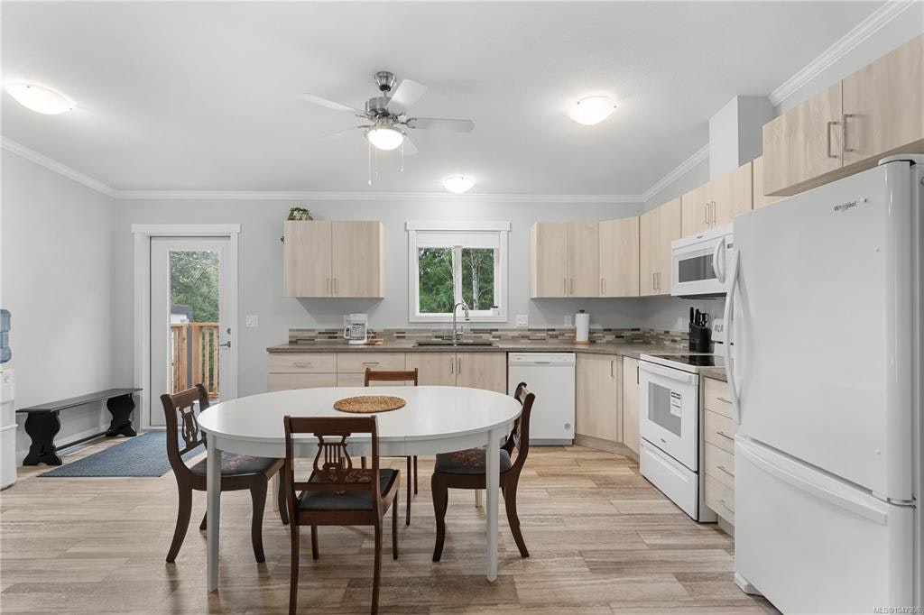 1040 Conville Road, Gabriola Island, BC, V0R 1X2 - 8