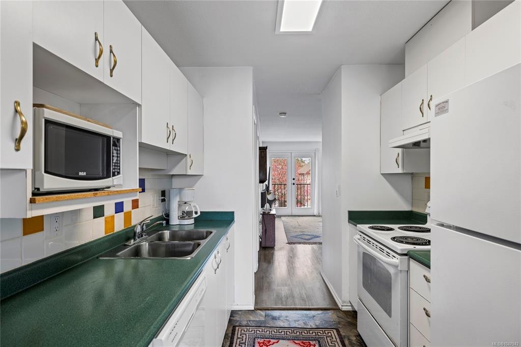 4-668 Beach Road - 3