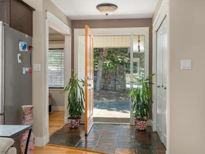 4734 Vista View Crescent - 4