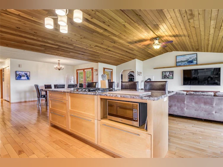 3910 S Island Highway, Campbell River, BC, V9H 1M1 - 11