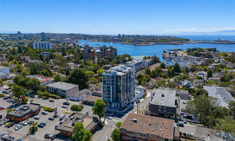 301-899 Esquimalt Street