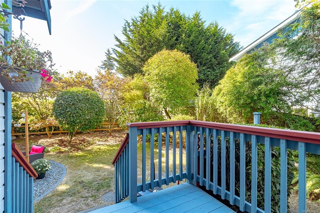 2445 Amelia Avenue, Sidney, BC, V8L 2J4 - 23