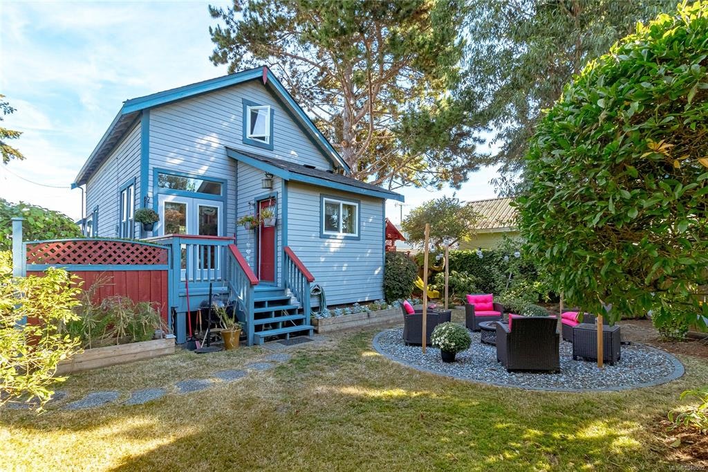 2445 Amelia Avenue, Sidney, BC, V8L 2J4 - 24