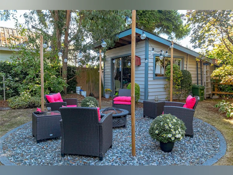 2445 Amelia Avenue, Sidney, BC, V8L 2J4 - 26