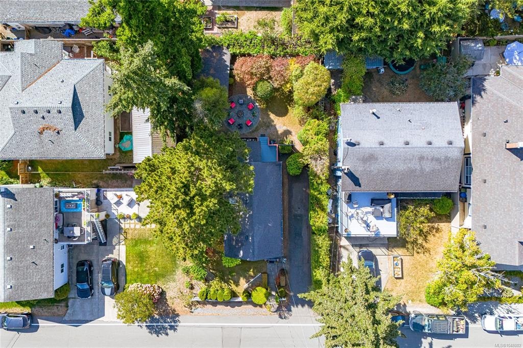 2445 Amelia Avenue, Sidney, BC, V8L 2J4 - 31