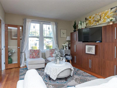 2445 Amelia Avenue - 5