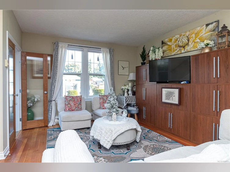 2445 Amelia Avenue, Sidney, BC, V8L 2J4 - 5