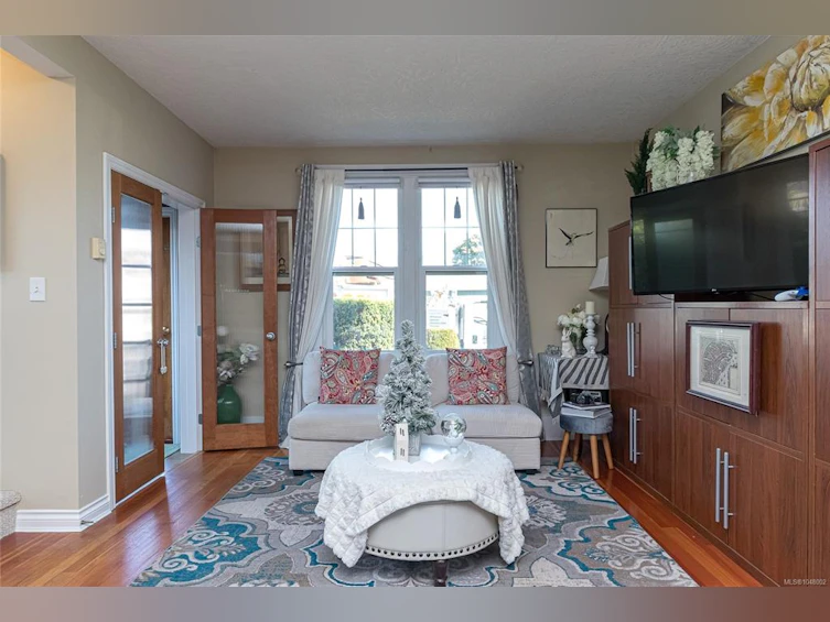 2445 Amelia Avenue, Sidney, BC, V8L 2J4 - 6