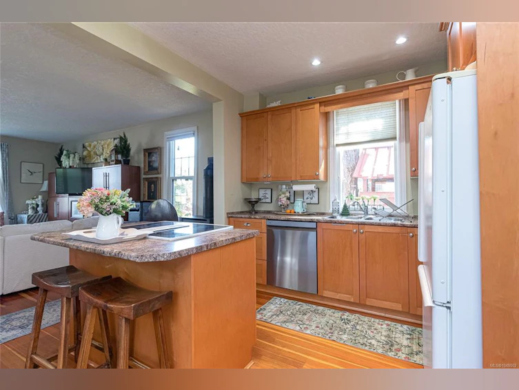 2445 Amelia Avenue, Sidney, BC, V8L 2J4 - 14
