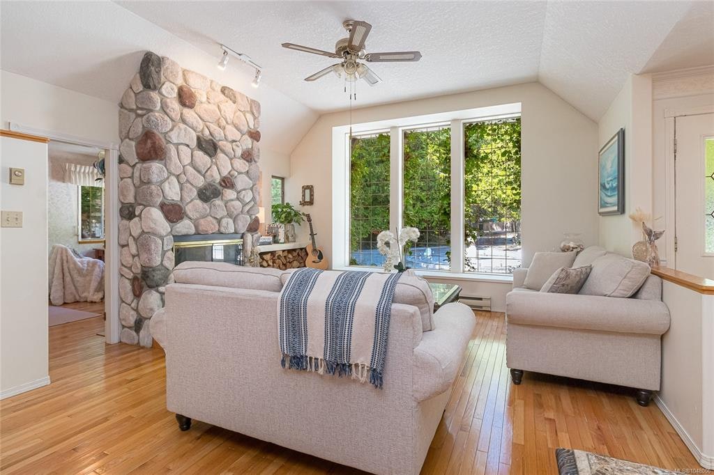 2526 W Island Highway, Qualicum Beach, BC, V9K 1B5 - 20
