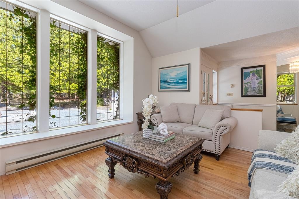 2526 W Island Highway, Qualicum Beach, BC, V9K 1B5 - 22