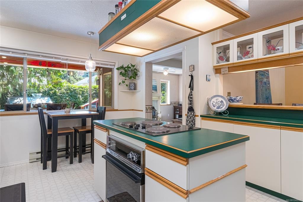 2526 W Island Highway, Qualicum Beach, BC, V9K 1B5 - 30