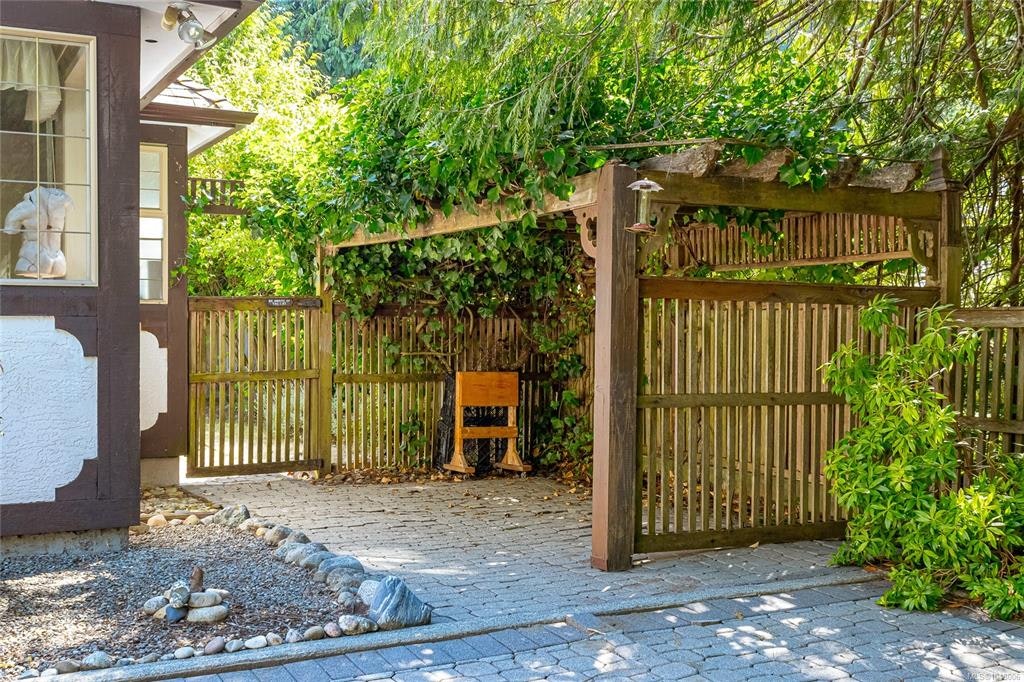 2526 W Island Highway, Qualicum Beach, BC, V9K 1B5 - 62