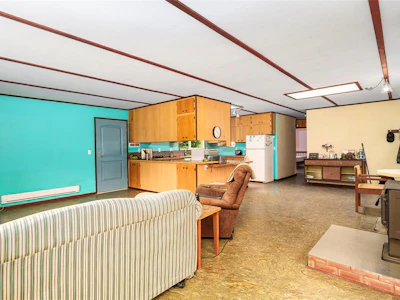 400 Dyer Road - 5