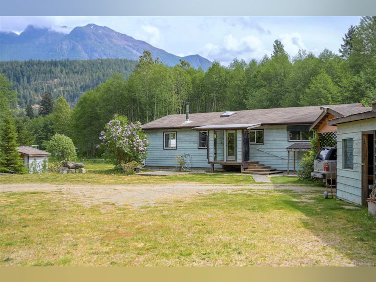 400 Dyer Road, Kelsey Bay/Sayward, BC, V0P 1R0 - 2