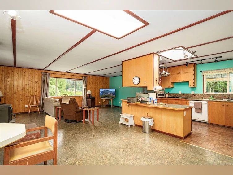 400 Dyer Road, Kelsey Bay/Sayward, BC, V0P 1R0 - 4