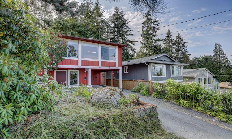 42 Kanaka Place