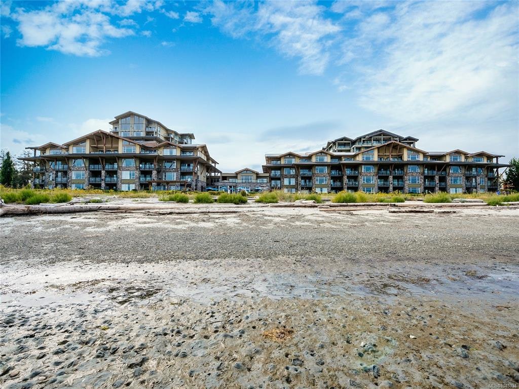 321/322C-181 Beachside Drive, Parksville, BC, V9P 2H5