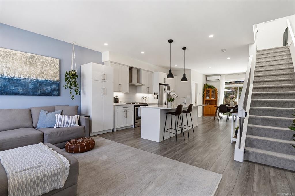 615 Selwyn Close, Langford, BC, V9B 0Z2