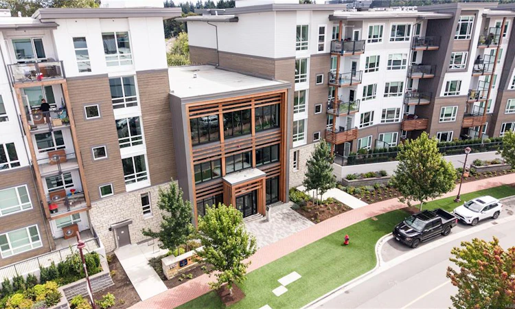 327-920 Reunion Avenue