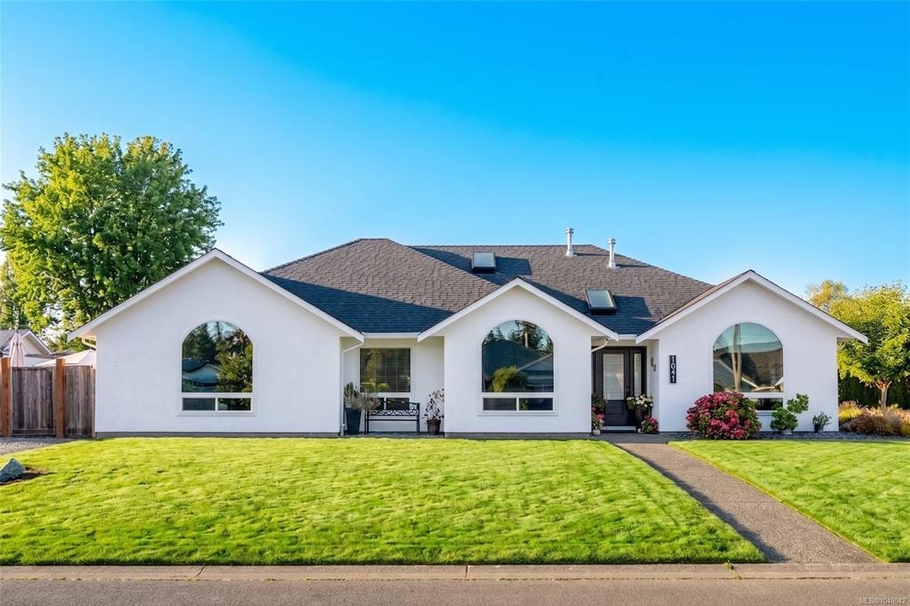 1041 Tara Crescent, French Creek, BC, V9P 2W5