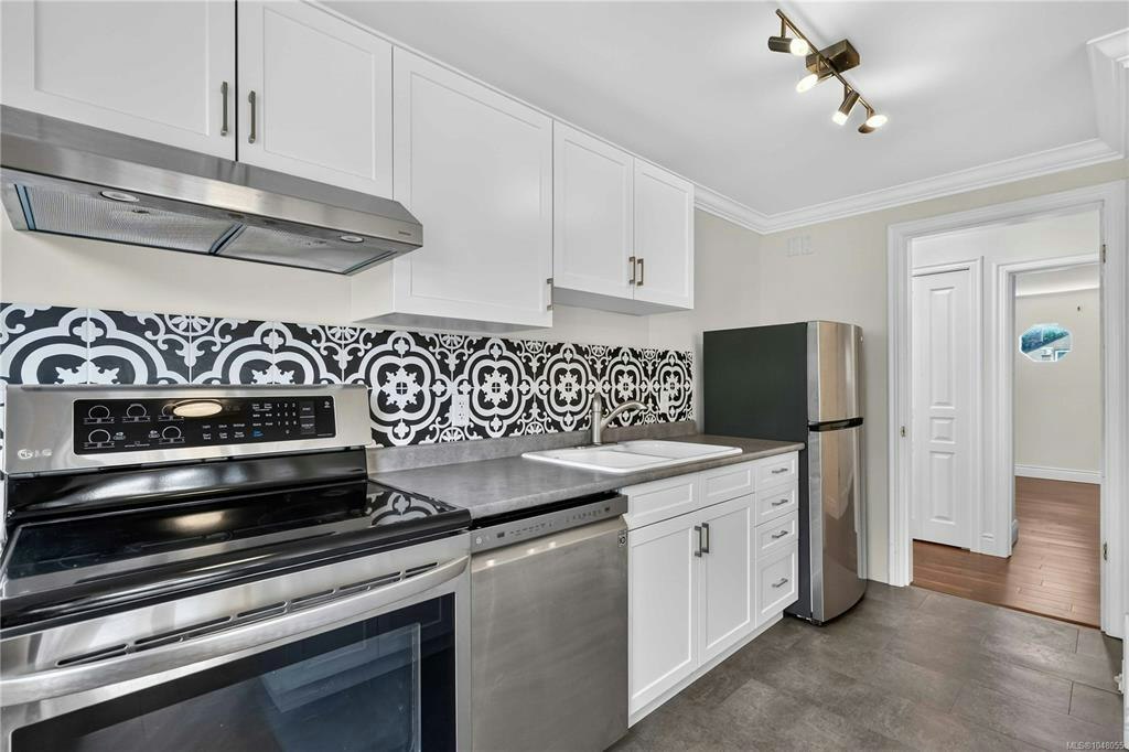 362 Ker Avenue, Saanich, BC, V9A 2B5 - 18