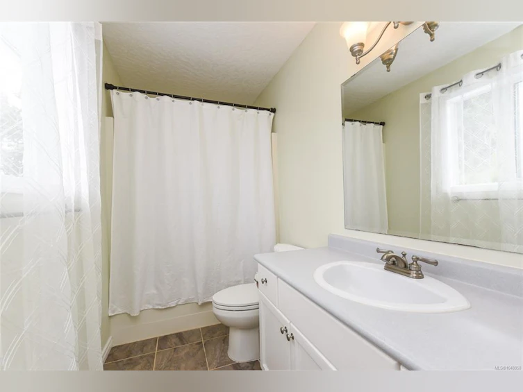 B-2284 1st Street, Courtenay, BC, V9N 8X8 - 15