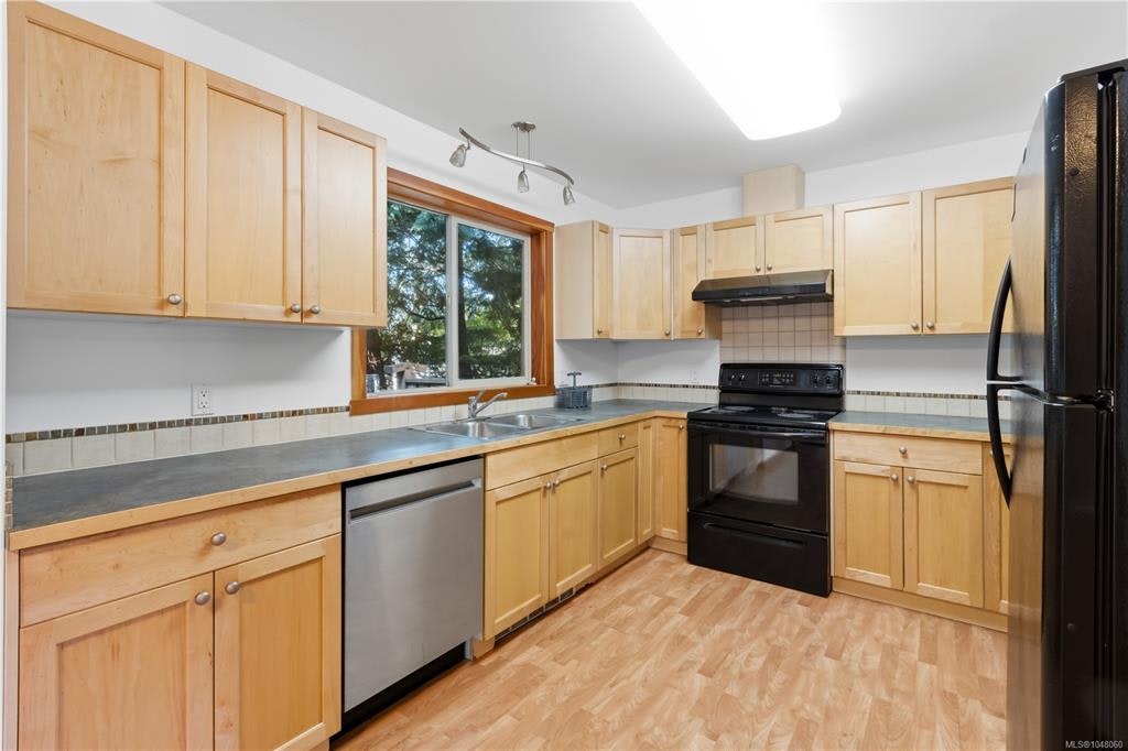 7-1626 Holly Crescent, Ucluelet, BC, V0R 3A0 - 3