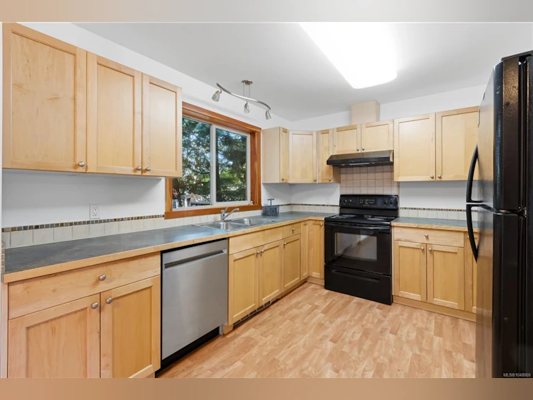 7-1626 Holly Crescent, Ucluelet, BC, V0R 3A0 - 3
