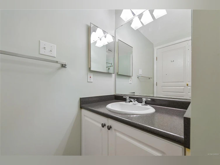 204-1037 Richardson Street, Victoria, BC, V8V 3C6 - 28