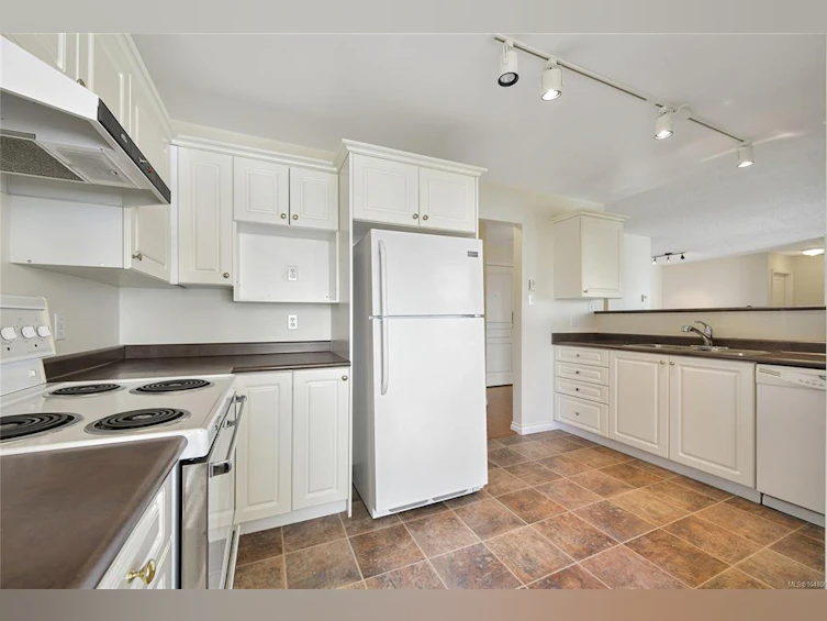 204-1037 Richardson Street, Victoria, BC, V8V 3C6 - 10
